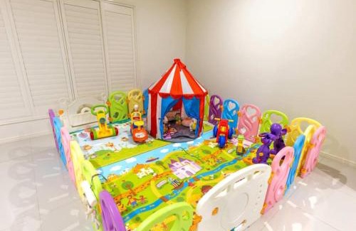 Rochedale House | Home away from home Grand Family Mansion