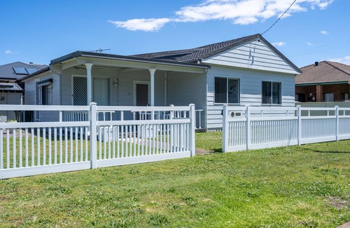 Swansea House | Home away from home with lake views