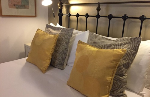 Beachampton Bed & Breakfast | Home Farm Bed & Breakfast
