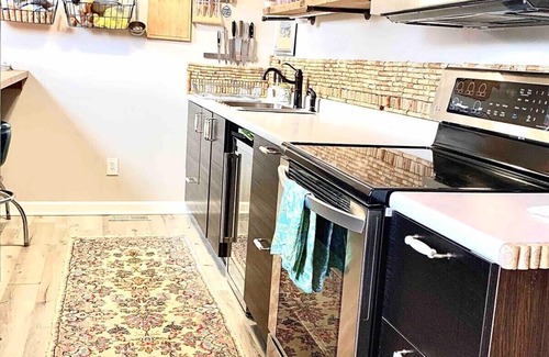 Pacific House | Home for 8 in the heart of downtown Pacific. Walkable shops and restaurants