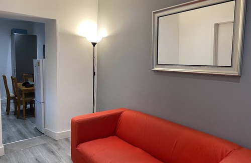 Bridgend Apartment | Home from home 2 bed Flat Within walking distance of town centre