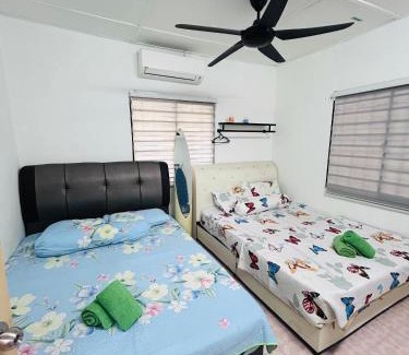 Taman Murni 2 House | Home in Sepang, Homestay Mokhzan
