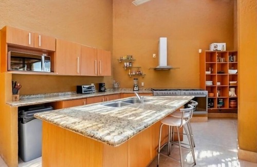 El Santuario Apartment | Home in Valle de Bravo · 6 bedrooms · 10 beds · 7 baths