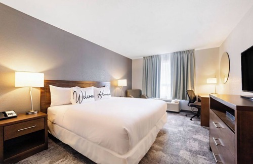 Lloydminster Hotel | Home Inn and Suites Lloydminster