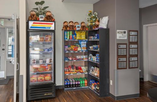 Regina Hotel | Home Inn & Suites Regina Airport