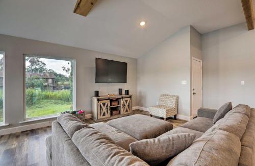 Barrett House | Home on San Jacinto River with Pool, Dock and Deck!