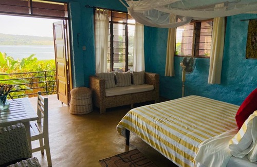 Jinja House | Home On The Nile Ernest Hemingway Suite