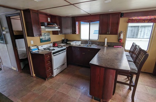 Robson Boat Rental | Home ON THE WATER! This beautiful 6 bedroom home is perfect for making memories.