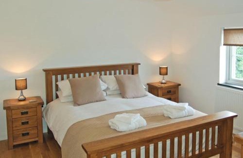 Helstone House | Home Park Farm Cottages B