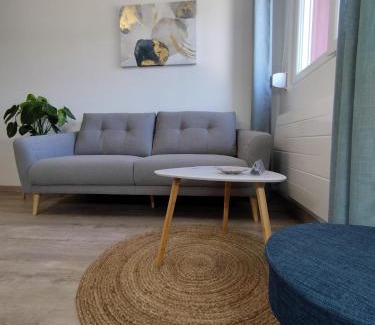 Plantieres Queuleu Apartment | Home Suite Metz & Place de parking privée