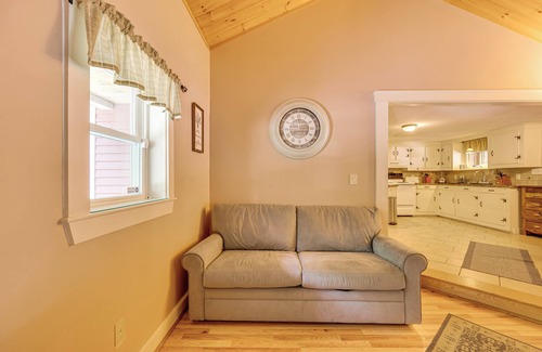 Plymouth House | Home w/Outdoor Entertainment Area in Ashland!