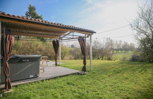 Forsbrook House | Home with HotTub near AltonTowers & Waterworld sot
