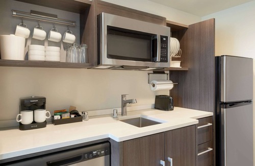 Warner Center Hotel | Home2 Suites By Hilton Woodland Hills