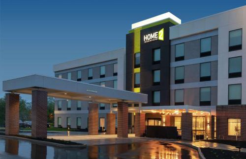 West Newton Hotel | Home2 Suites By Hilton Indianapolis Airport