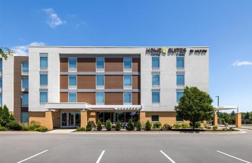 Waukesha Hotel | Home2 Suites by Hilton Milwaukee Brookfield