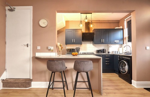 Leeds House | Homebird Property - Haddon House