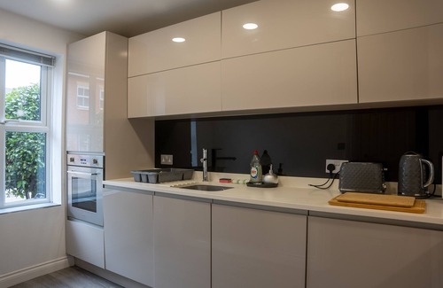 Wolverton Apartment | Homely 3 Bedroom House