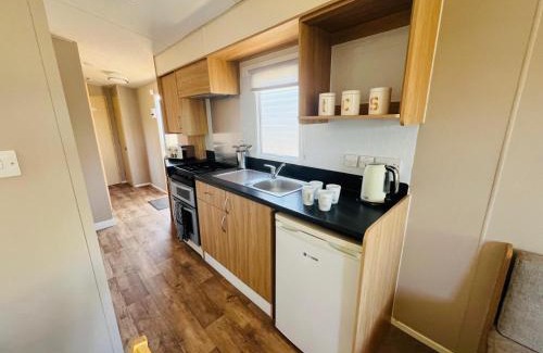 Great Yarmouth Boat Rental | Homely 8 Berth Caravan At California Cliffs Near To Scratby Beach Ref 50067G