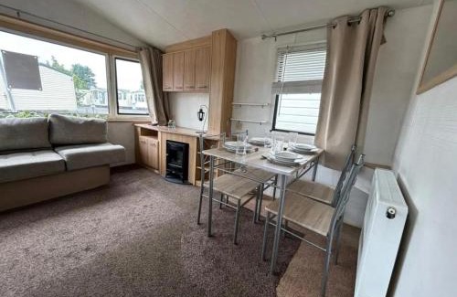 Winestead Boat Rental | Homely Caravan At Sand Le Mere Holiday Park In Yorkshire Ref 71012M