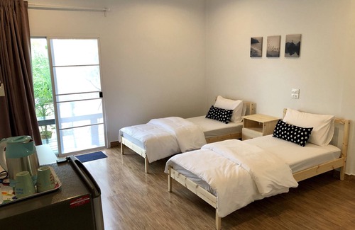 Chonburi Hotel | HomeMi Houses Homestay