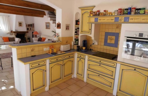 Saint-Maurice-sur-Eygues Villa | Homerez - Villa in Saint-Maurice-sur-Eygues
