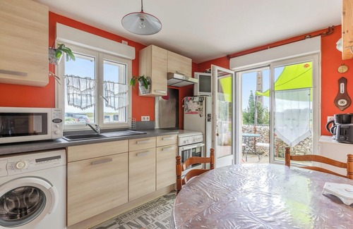 Mortagne-sur-Gironde Apartment | Homerez - Apartment in Mortagne-sur-Gironde
