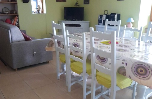 Hirel Apartment | Homerez - Appartement 10 km away from the beach for 4 ppl. with garden at Hirel