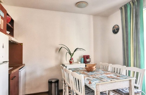 Le Verdon-sur-Mer Apartment | Homerez - Apt Verdon-sur-Mer, Shared Pool