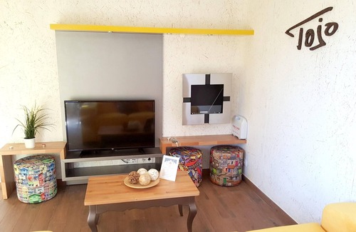 Seia House | Homerez - Beautiful bungalow for 6 ppl. with shared pool and terrace at Furtado
