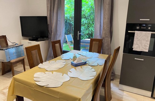 Centre House | Homerez - Charming house in Montmorency with fenced garden
