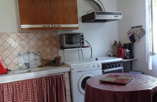Teyssieu House | Homerez - Charming house in Teyssieu with fireplace and garden.