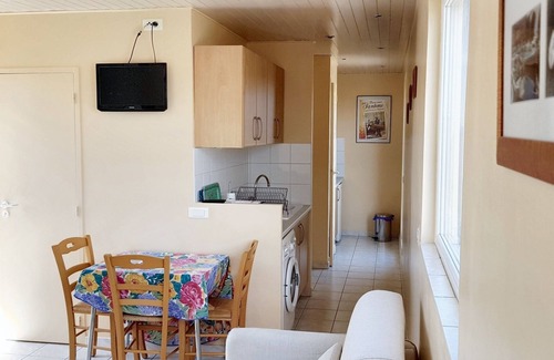 Saint-Lambert Apartment | Homerez - Charming studio with sea view in Marseille