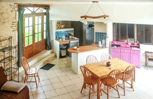 Duravel House | Homerez - Comfortable house in Duravel with shared pool