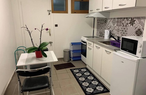 Montmorency Apartment | Homerez - Cosy Apt Montmorency