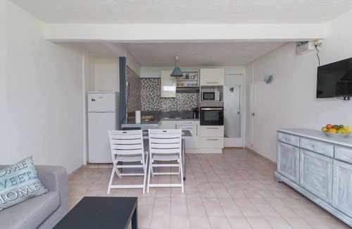 Le Robert Apartment | Homerez - Cosy flat in Le Robert with shared pool