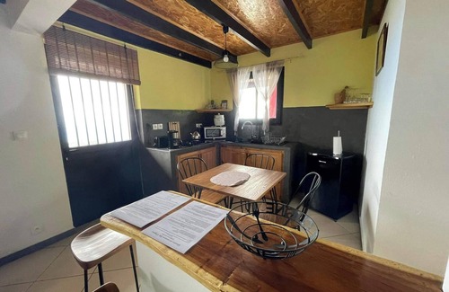 Trois-Bassins House | Homerez - Cosy house with sea view and garden in Trois Bassins