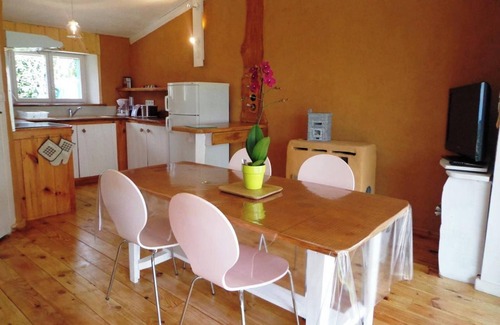 Estibeaux House | Homerez - Cozy House with Private Pool in Estibeaux 38 m²