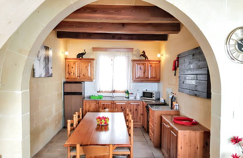 Zebbug Villa | Homerez - Elegant Villa in Iż-Żebbuġ + Private Pool