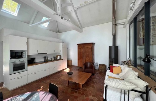 Essomes-sur-Marne House | Homerez - Essômes-sur-Marne Rental