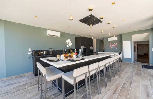 Saint-Hilaire-le-Petit House | Homerez - House in Saint-Hilaire-le-Petit