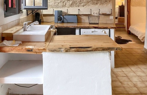 Saint-Julien-de-la-Nef House | Homerez - House in Saint-Julien