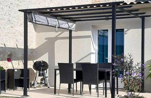 Saint-Pierre-de-Clairac House | Homerez - House for 7 ppl. with swimming-pool at Saint-Pierre-de-Clairac
