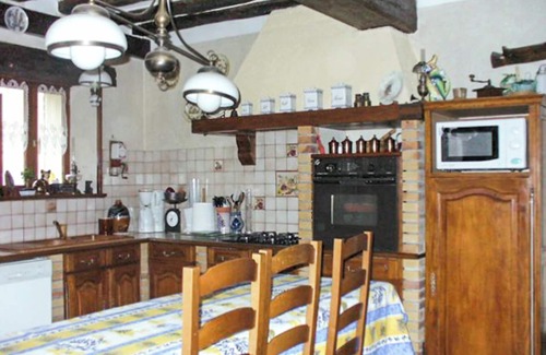 Villeneuve-sur-Yonne House | Homerez - House, Villeuneuve s/Yonne