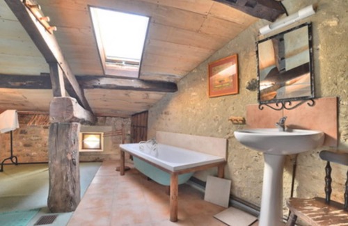 Gemozac House | Homerez - House for 8 ppl. with shared pool, terrace and balcony at Gémozac