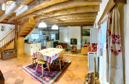 Mont House | Homerez - House in Mont >Mountain view