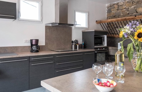 La Digne-d'Aval House | Homerez - House, La Digne-d'Aval