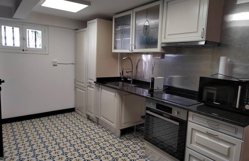 Beziers Apartment | Homerez - Modern Apartment in Béziers with Shared Terrace - 40 m²