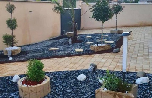 Brevonnes House | Homerez - Nice house with garden and terrace & Wifi