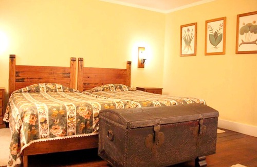 Torre de Moncorvo House | Homerez - Nice house for 4 ppl. with shared pool and garden at Torre de Moncorvo