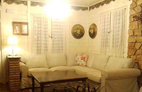Sabando Ski Chalet | Homerez - Spacious cottage With mountain view and garden